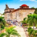 Von Bavaro: Stadtrundfahrt durch die Kolonialzeit von Santo Domingo — Guided tour and outdoor activity
